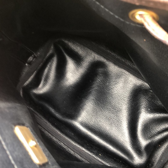 HP🎉Burberry Drawstring Bag🎊 10/21🎉 - Picture 14 of 16